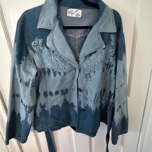 Stylish Tie-Dye Jean Jacket with Lace Accents